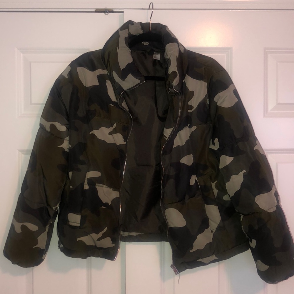 Camo puffer coat